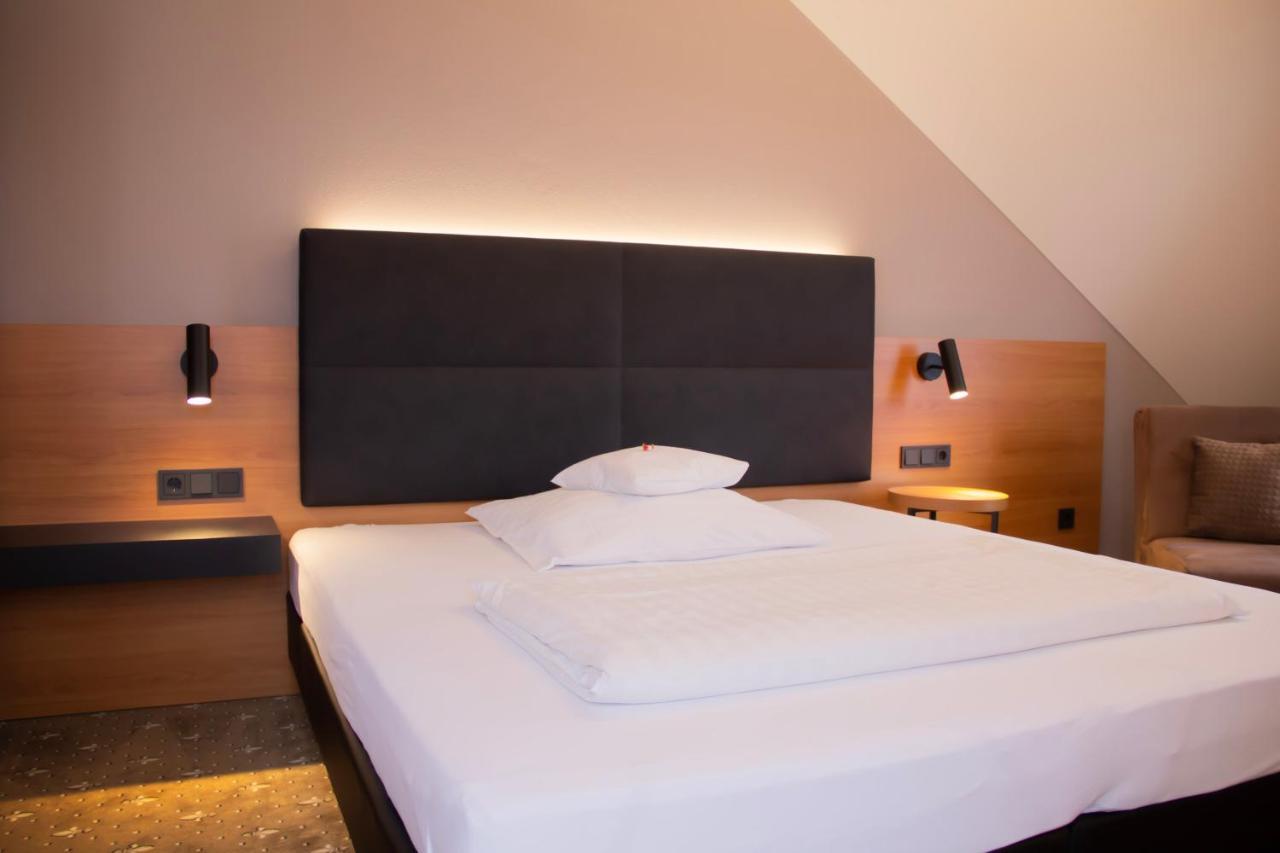 Отель Ambienthotel Tassilo 3*