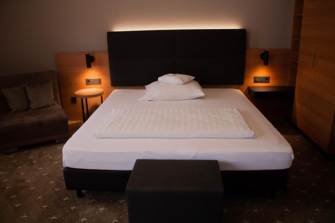 Отель Ambienthotel Tassilo 3*
