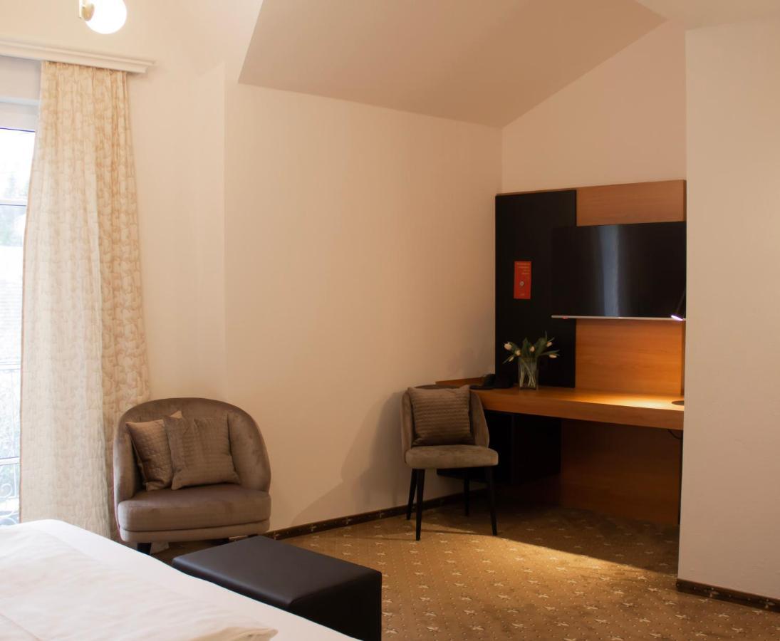 Ambienthotel Tassilo Отель Дингольфинг